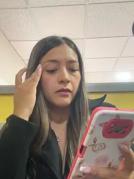 Snapshot of alana_69 chatting on 12/27/24, 06:31 alana 69 online show from 12/27/24, 06:31