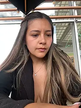 Snapshot of alana_69 chatting on 03/22/25, 04:37 alana 69 online show from 03/22/25, 04:37