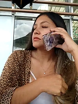 Snapshot of alana_69 chatting on 10/21/25, 06:52 alana 69 online show from 10/21/25, 06:52