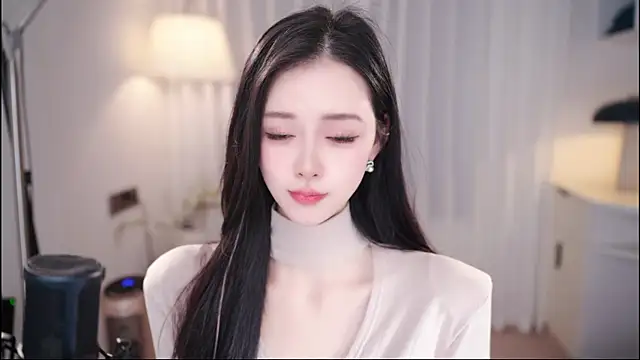 Ocean--Lili online show from 12/05/25, 02:03