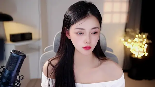 Snapshot of Ocean--Lili chatting on 07/21/26, 02:19 Ocean--Lili online show from 07/21/26, 02:19