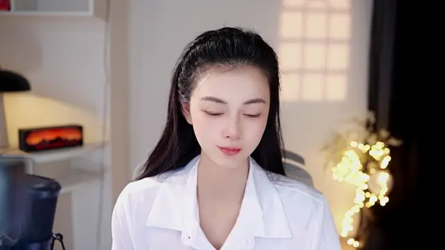 Snapshot of Ocean--Lili chatting on 07/23/26, 02:15 Ocean--Lili online show from 07/23/26, 02:15