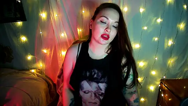 Victoria Marks online show from 03/21/25, 10:28