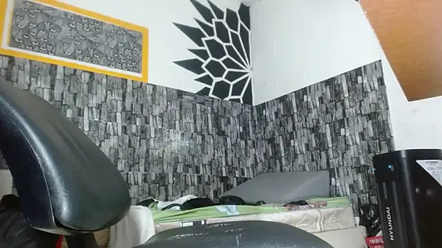 stripnolimits online show from 04/22/26, 11:39