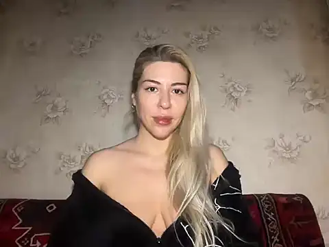 Lux Sonya Star online show from 12/20/25, 12:45