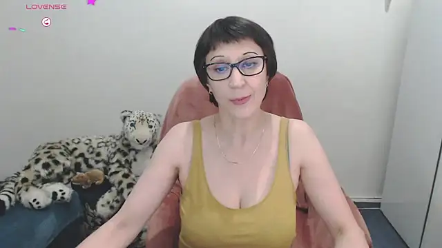 Snapshot of Ammillia chatting on 01/21/25, 10:51 Ammillia online show from 01/21/25, 10:51