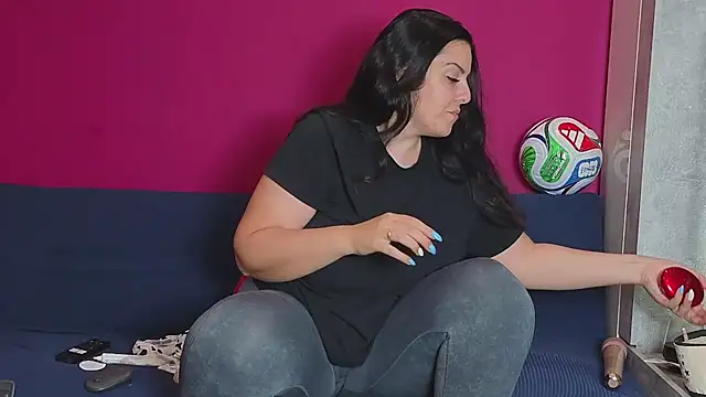 Young Strawberryy online show from 07/05/26, 12:12
