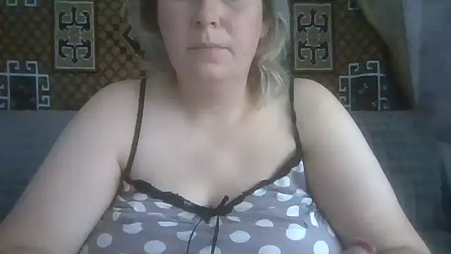 Snapshot of Diana_Britt chatting on 07/13/26, 04:26 Diana Britt online show from 07/13/26, 04:26