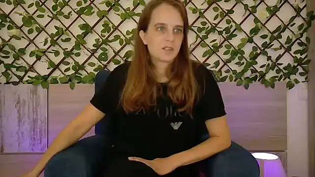 Snapshot of LadyChantale chatting on 10/24/25, 07:05 LadyChantale online show from 10/24/25, 07:05