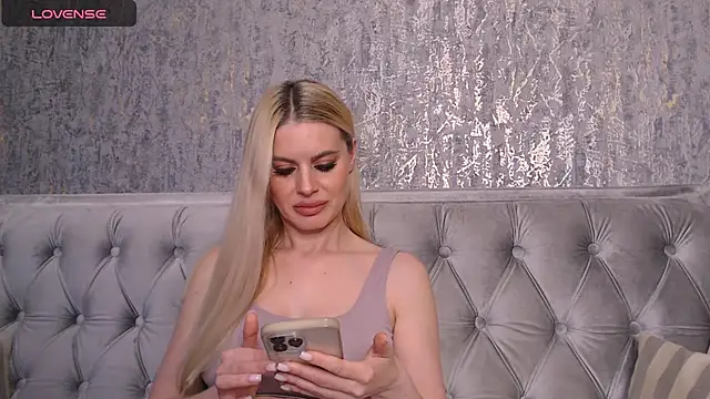 BlondieStar online show from 12/08/24, 09:02