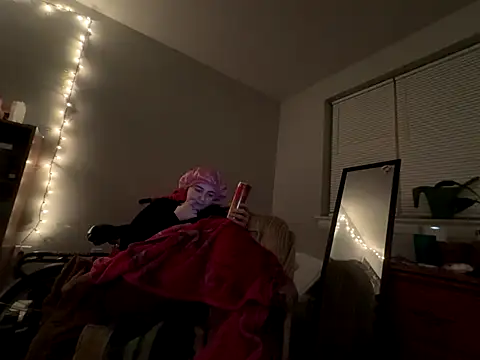 Snapshot of Snowbunnycake_131 chatting on 11/23/25, 11:15 Snowbunnycake 131 online show from 11/23/25, 11:15