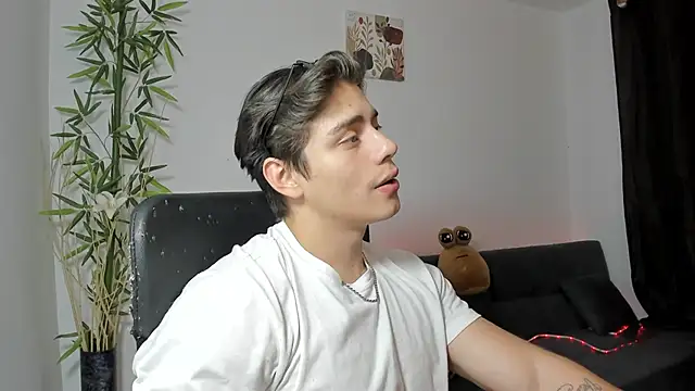 Giordano Russo online show from 01/13/25, 01:23