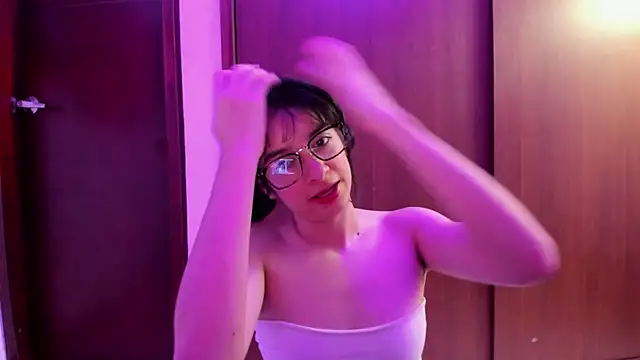  Lunnaa  online show from 12/30/24, 05:04