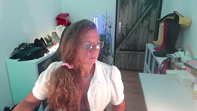 Snapshot of GeilesLuder75 chatting on 06/19/26, 06:34 GeilesLuder75 online show from 06/19/26, 06:34