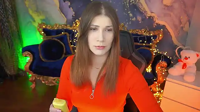 CassandraGood online show from 04/11/26, 05:12