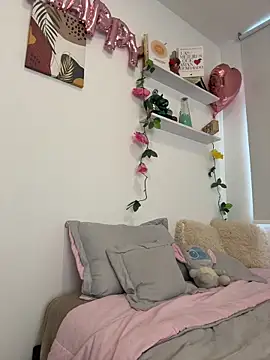 Snapshot of oriana_zoeee chatting on 11/07/25, 09:59 oriana zoeee online show from 11/07/25, 09:59