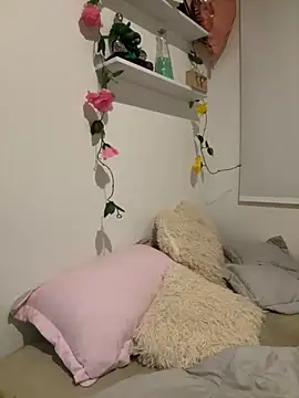 Snapshot of oriana_zoeee chatting on 11/14/25, 12:20 oriana zoeee online show from 11/14/25, 12:20