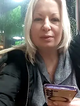 Snapshot of Arina_smiles chatting on 12/27/24, 06:53 Arina smiles online show from 12/27/24, 06:53