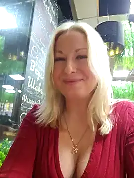 Snapshot of Arina_smiles chatting on 01/11/25, 06:54 Arina smiles online show from 01/11/25, 06:54