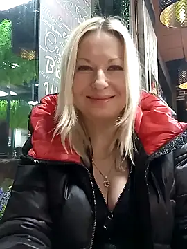Snapshot of Arina_smiles chatting on 02/15/25, 08:01 Arina smiles online show from 02/15/25, 08:01
