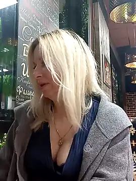 Snapshot of Arina_smiles chatting on 03/15/25, 07:16 Arina smiles online show from 03/15/25, 07:16