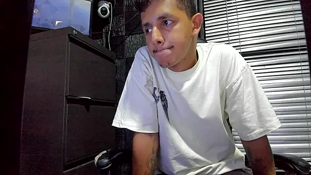 boy bigcock24cm online show from 07/25/26, 12:09