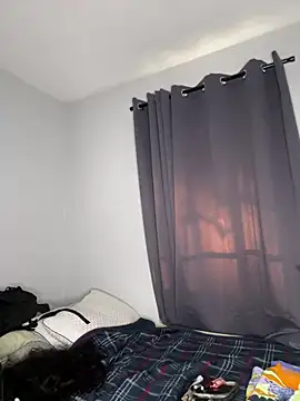 Snapshot of tokyopetitexx chatting on 10/08/25, 01:09 tokyopetitexx online show from 10/08/25, 01:09