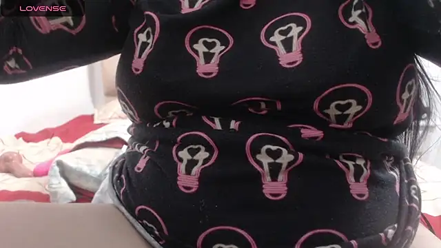 Snapshot of AmmyCollins chatting on 10/01/25, 02:17 AmmyCollins online show from 10/01/25, 02:17