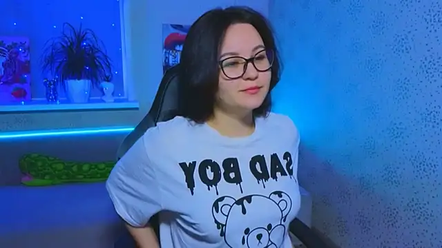 EsterLogan online show from 11/12/25, 10:26