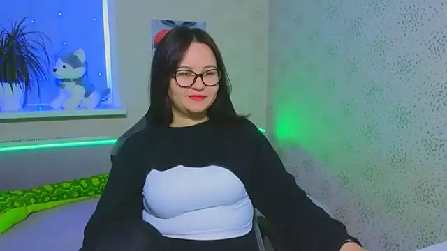 EsterLogan online show from 12/14/25, 07:14