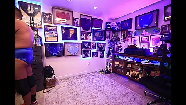 Snapshot of Briefs_bud chatting on 02/11/25, 03:29 Briefs bud online show from 02/11/25, 03:29