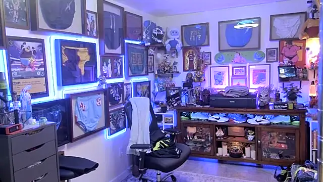 Snapshot of Briefs_bud chatting on 09/13/25, 03:17 Briefs bud online show from 09/13/25, 03:17