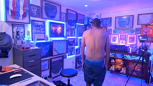 Snapshot of Briefs_bud chatting on 12/01/25, 05:12 Briefs bud online show from 12/01/25, 05:12