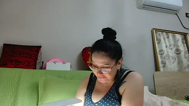 x  KHALEESI  x online show from 01/24/25, 06:04