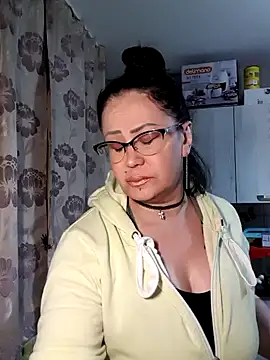 x  KHALEESI  x online show from 02/10/25, 06:24