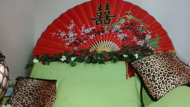 x  KHALEESI  x online show from 04/02/26, 08:06