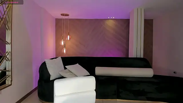 NiaHolland online show from 02/09/26, 06:34