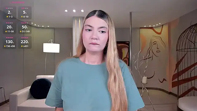 NiaHolland online show from 05/05/26, 07:22