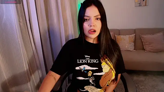 Snapshot of NinaMichelle chatting on 11/27/25, 11:29 NinaMichelle online show from 11/27/25, 11:29