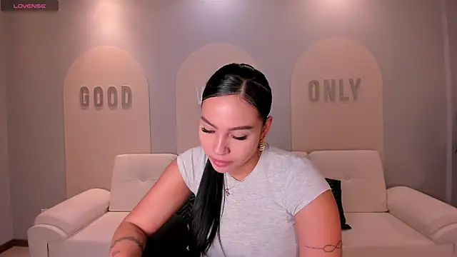MollyJones  online show from 06/17/26, 07:26