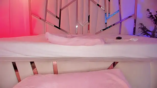 hot booty  online show from 06/18/26, 09:52