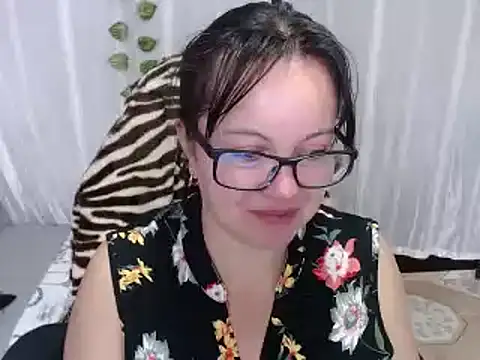Sonialorens  online show from 02/06/25, 02:26