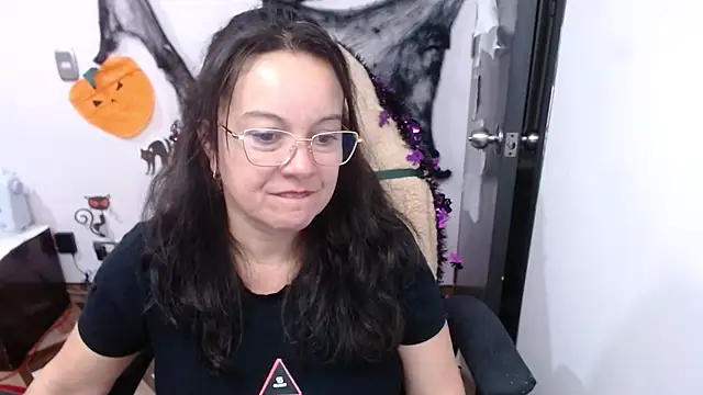 Sonialorens  online show from 11/02/25, 11:18