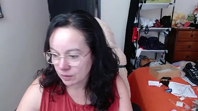 Sonialorens  online show from 11/26/25, 08:54