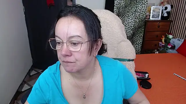 Sonialorens  online show from 12/03/25, 02:59