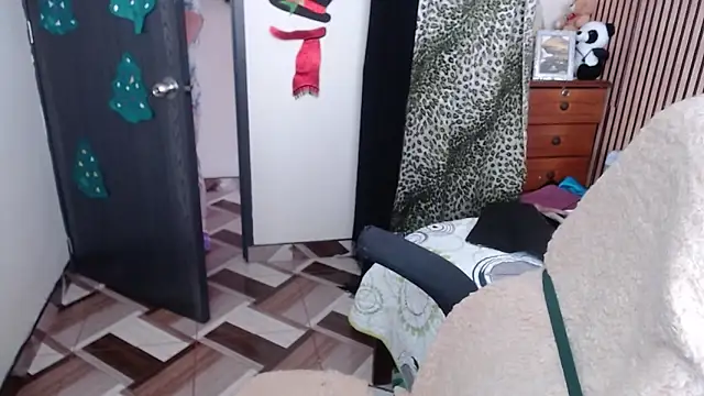 Sonialorens  online show from 12/20/25, 06:48