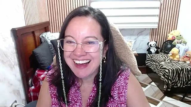 Sonialorens  online show from 04/18/26, 09:59