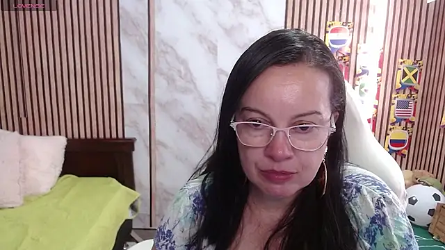 Sonialorens  online show from 07/06/26, 10:34