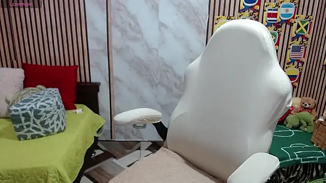 Sonialorens  online show from 07/18/26, 04:11