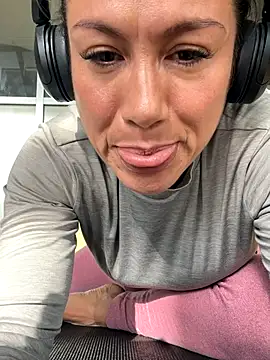 angelitasexy81 online show from 09/29/25, 03:28